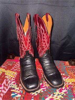 Lucchese Men’s Classic Cowboy Boots